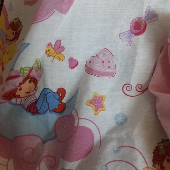 VTG STRAWBERRY SHORTCAKE Twin Flat Sheet Cutter craft Fabric USA girls pink 2007 - Picture 5 of 6